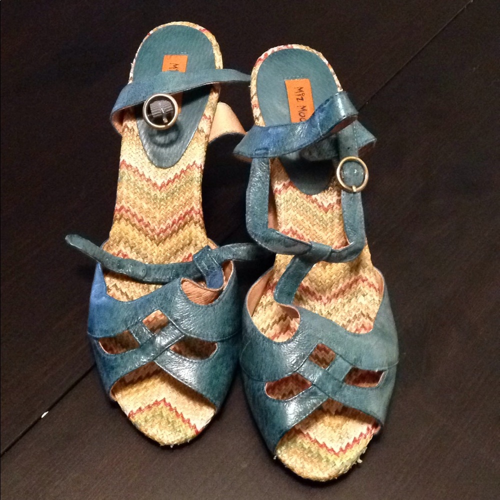 Mix Mooz turquoise strappy heels.